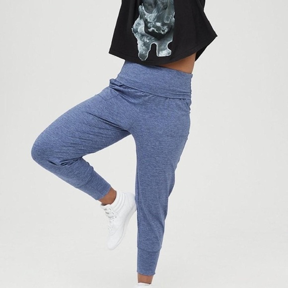aerie Pants - Offline by Aerie Fold Over Hugger High Waisted Jogger size: S Charcoal